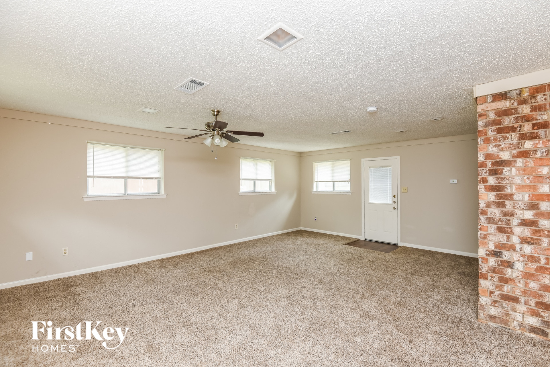 Building Photo - 2100 Cedar Ct