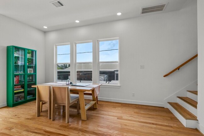 Building Photo - 1234 E 23rd St