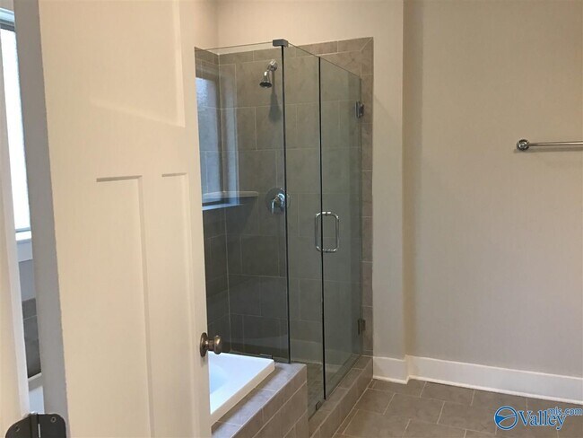 Building Photo - 700 Rivulet Dr SW