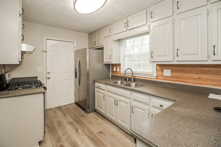 Building Photo - 8148 Tupelo Trail