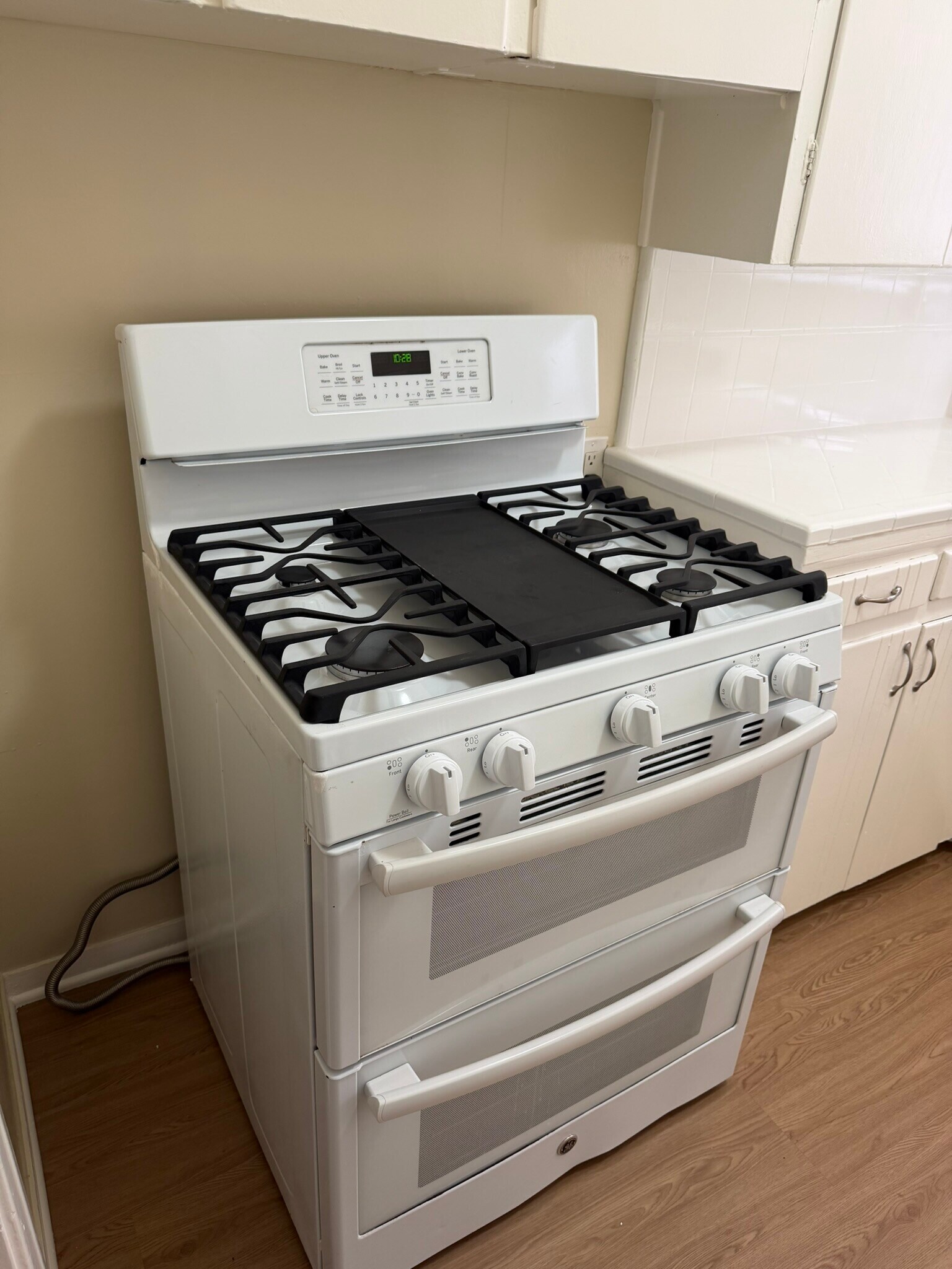 double oven and stovetop - 801 W Glenoaks Blvd