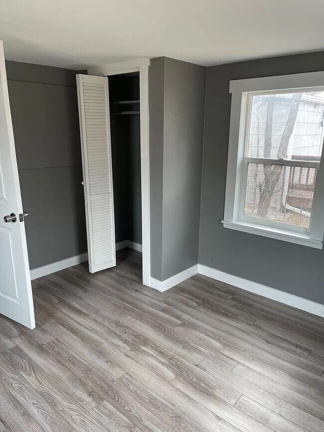 Building Photo - Spacious Railroad Style 1 bed/1 bath Home in Denver, CO- Available 8/21/26!