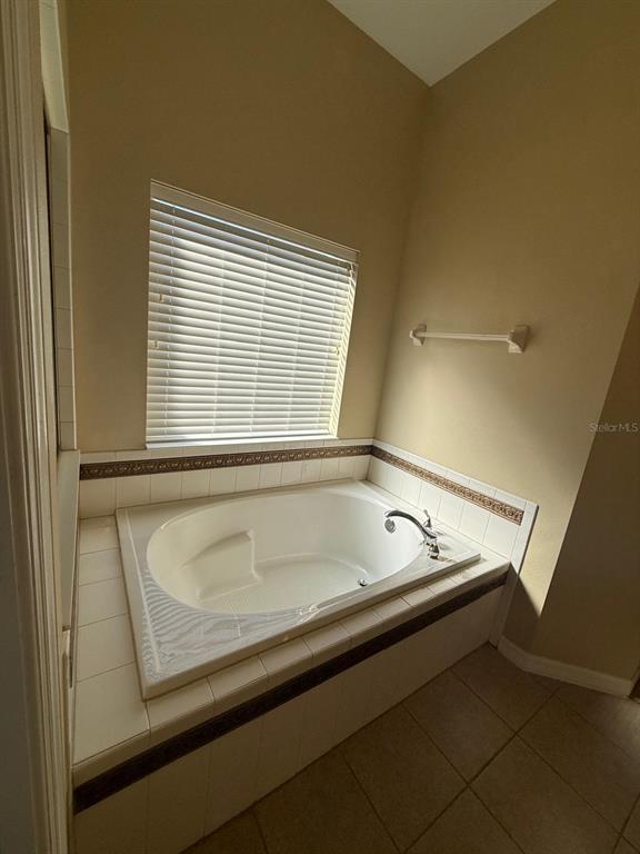 Building Photo - 5111 Ironsides Ct