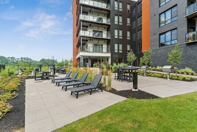 Building Photo - Bright South Corner Home with Park Views –...