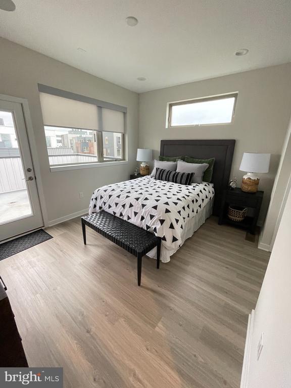 Building Photo - 3129 Beachview Ln