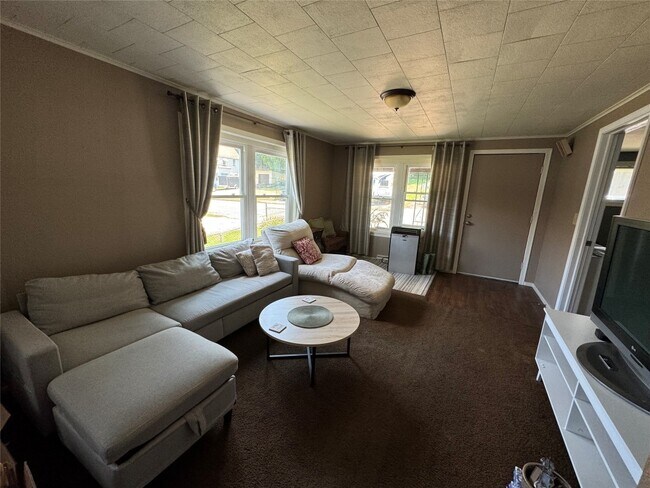 Building Photo - 9 Second St