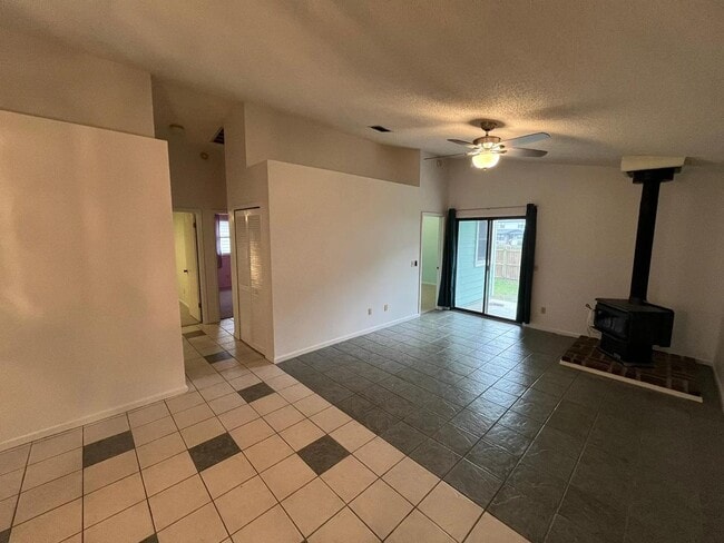 Building Photo - 224 Vista Grande Dr