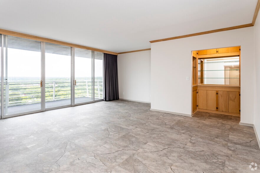 3BR, 3BA - Aaron - Sky Park Apartments