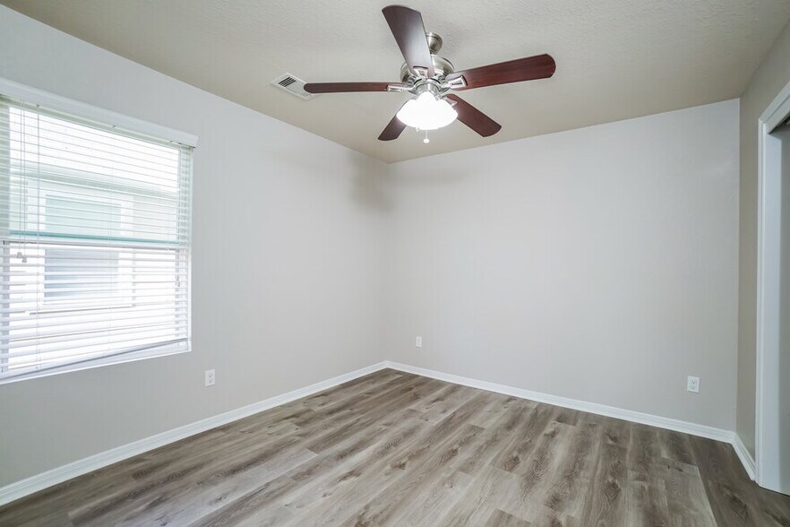Building Photo - 2694 Elm Crossing Trail