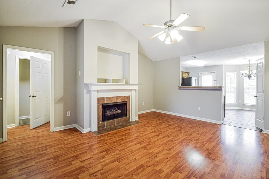 Building Photo - 5764 Deer Ridge Dr