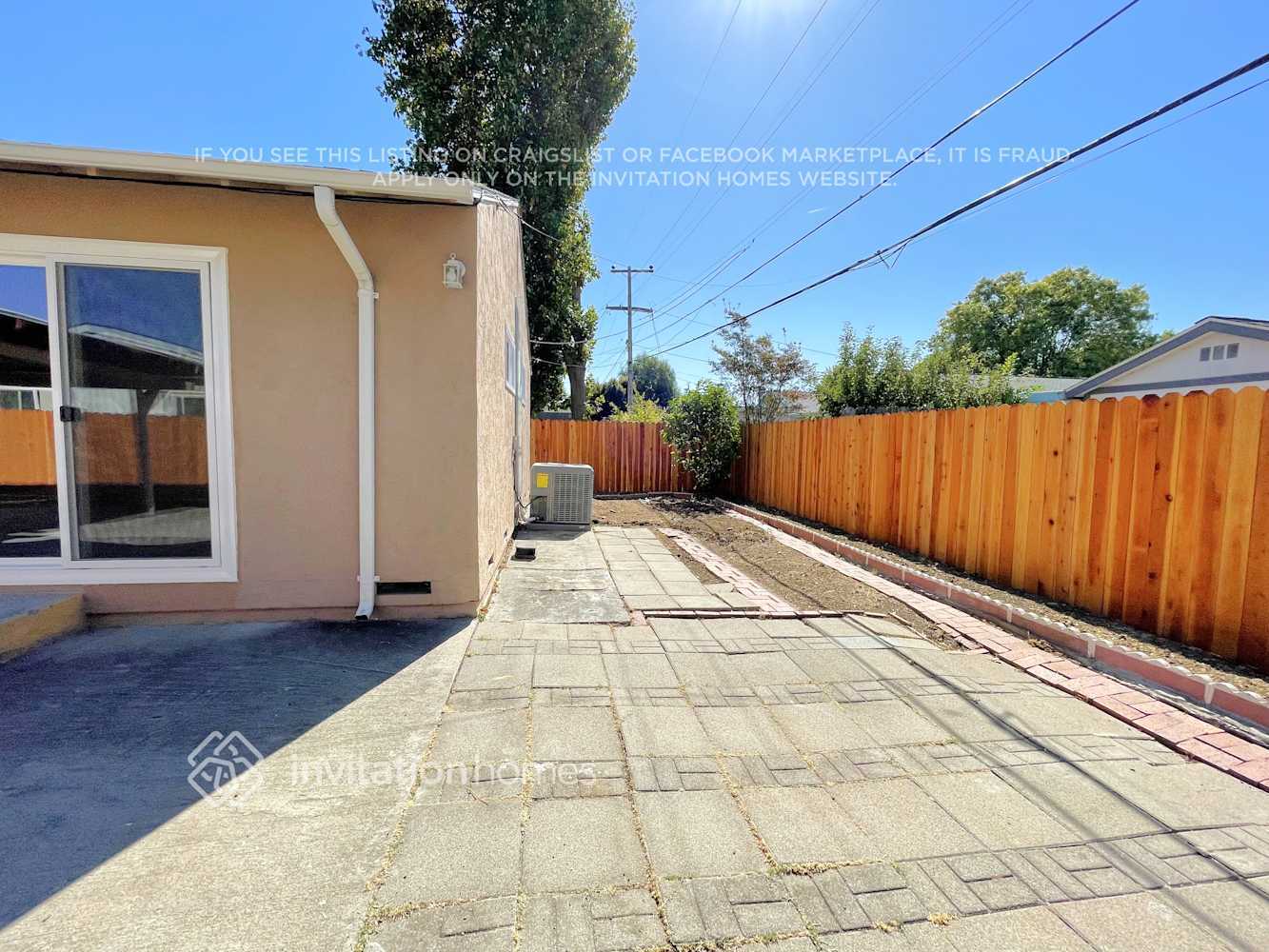 Building Photo - 873 Ashwood Ave