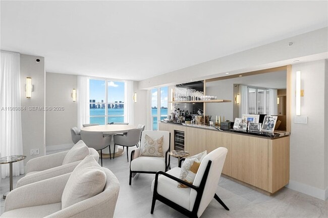 Building Photo - 1800 Sunset Harbour Dr