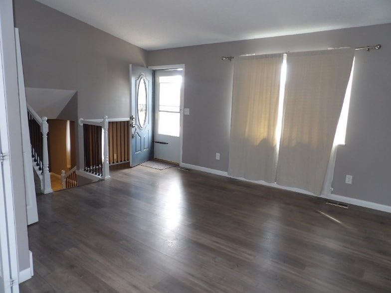 Building Photo - 7015 Woody Creek Dr