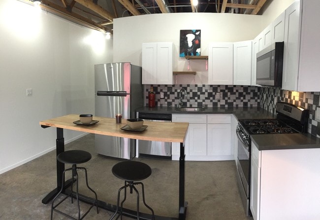 Interior Photo - Salvation Ten