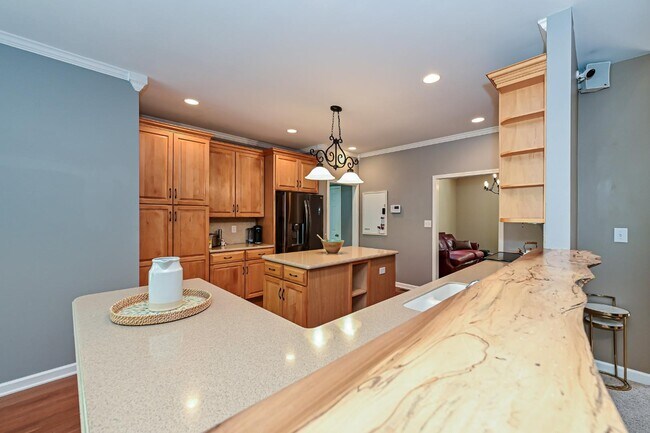 Building Photo - 8729 Riverwood Rd