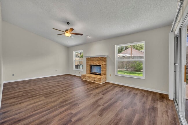 Building Photo - Great Oviedo Home in Bentley Woods!