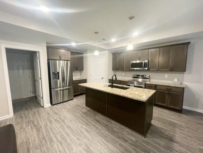 Building Photo - Italian Estates Property Management