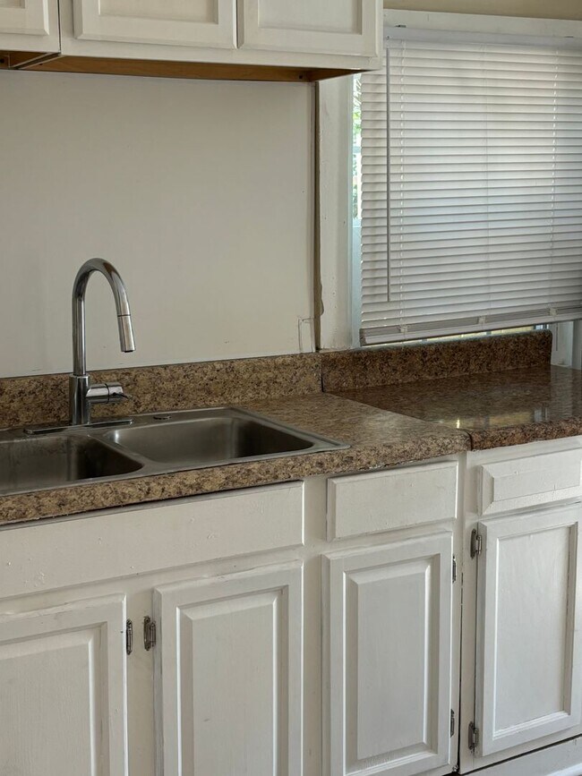 Building Photo - 916 Macon St