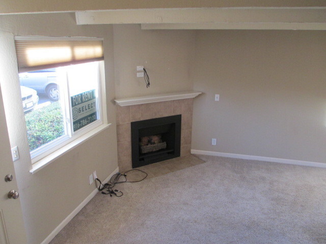 Building Photo - Parkview Townhomes across from Carmichael ...