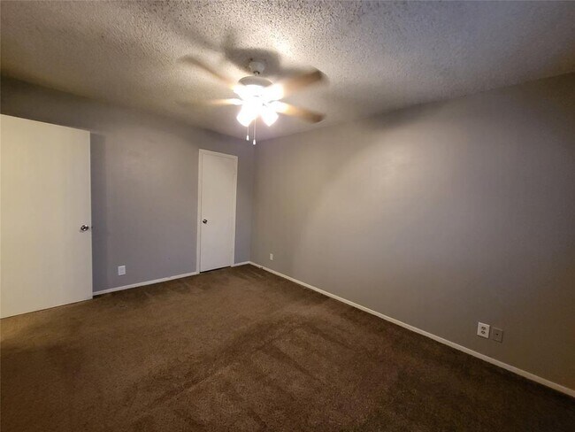 Building Photo - 3429 Willowrun Dr