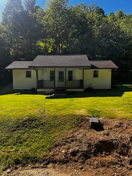 Building Photo - 3607 Sink Valley Rd