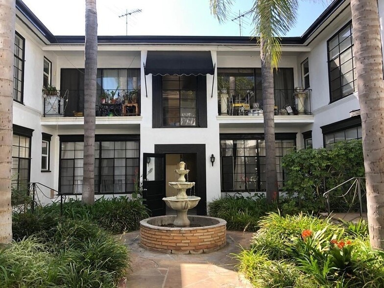 Building Photo - 817 S Windsor Blvd