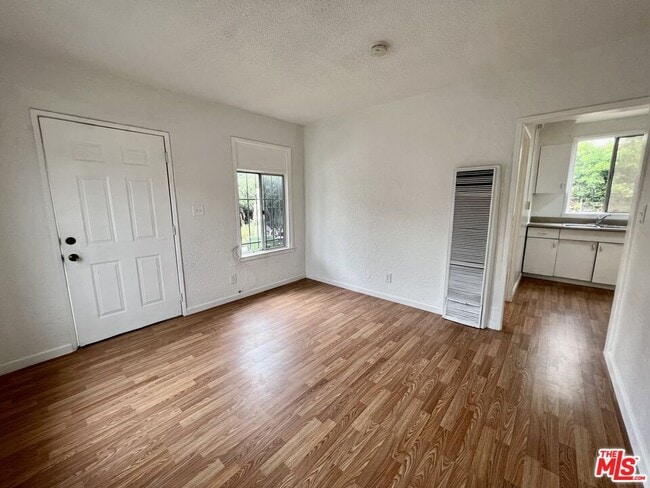 Building Photo - 2209 Ridgeley Dr