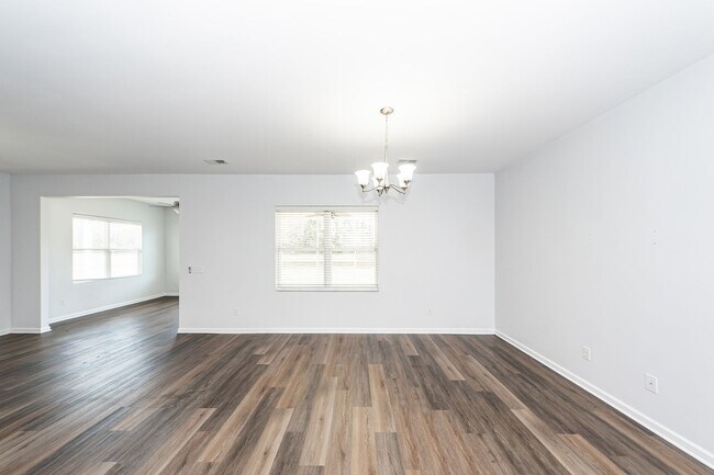 Building Photo - 5 Bedroom 3 Bath Home in Cane Bay Plantation - Summerville