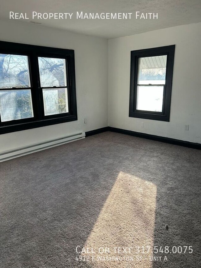 Building Photo - Recently Remodeled 2-Bedroom Unit – Washer...