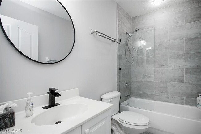 Building Photo - 700 Diamond Cir