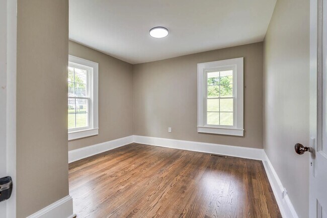 Building Photo - 237 Randolph St