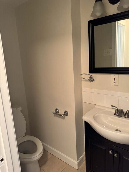 Building Photo - 14458 Black Horse Ct