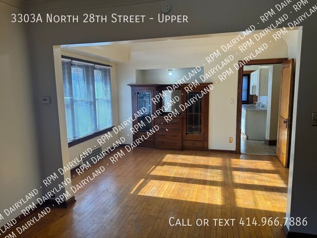 Building Photo - Charming 3-Bedroom, 1-Bathroom Upper Unit ...