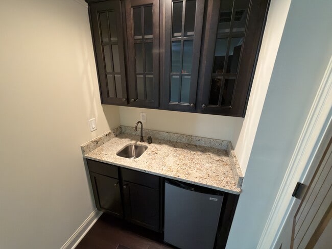 Building Photo - 5825 Trailwood Ct