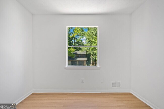 Building Photo - 4050 Daron Ct