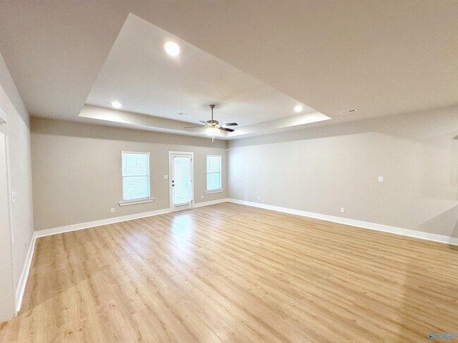 Building Photo - 7517 Doris Ruth Ln SE