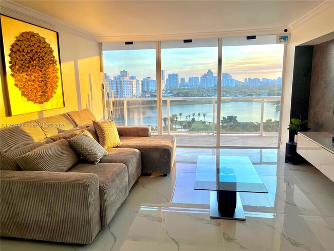 Building Photo - 3701 N Country Club Dr