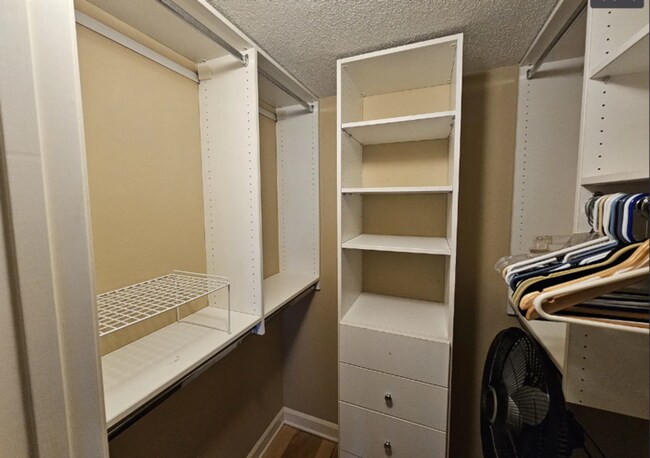 Building Photo - Now Leasing a 1-Bedroom 1 Bath Condo-Downtown Memphis