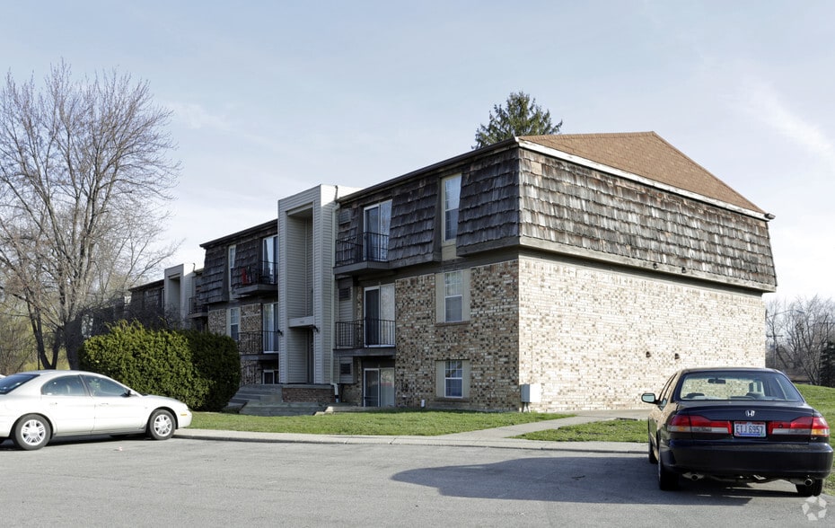 Primary Photo - Crossgate Manor