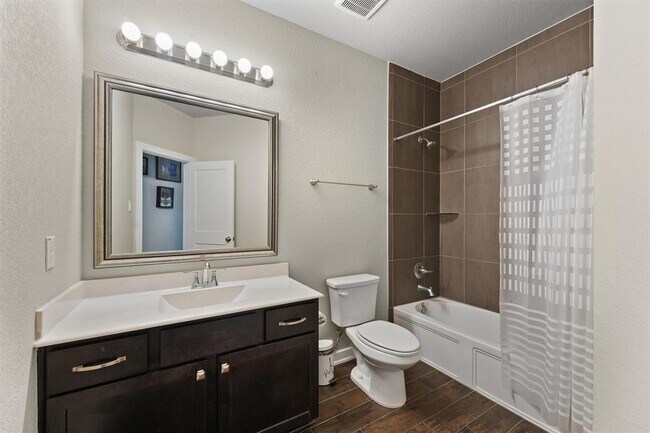 Building Photo - 17040 Shy Leaf Ct