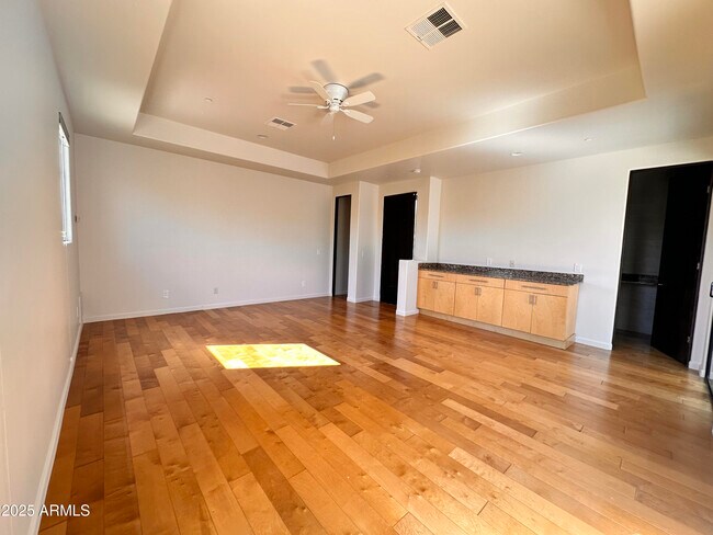 Building Photo - 9671 E Horizon Dr