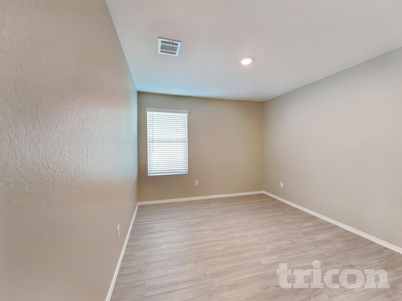 Building Photo - 9607 Littleton Grist