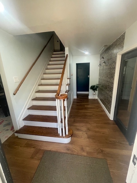 Building Photo - Fully Renovated 5 Beds Home in South Park ...