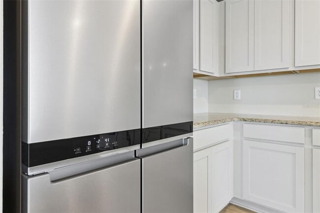 Building Photo - 5580 Maddie Dr