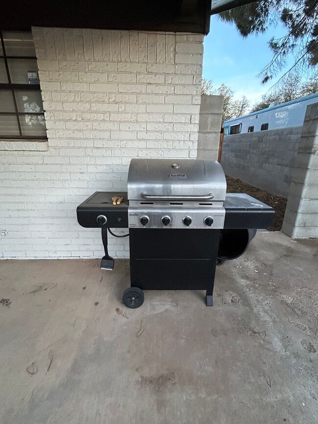 Building Photo - COMING SOON!  Home in University Gardens