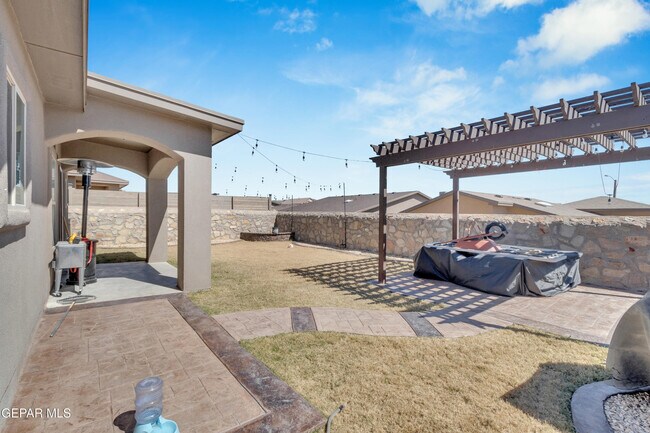 Building Photo - 412 Beech Tree Dr