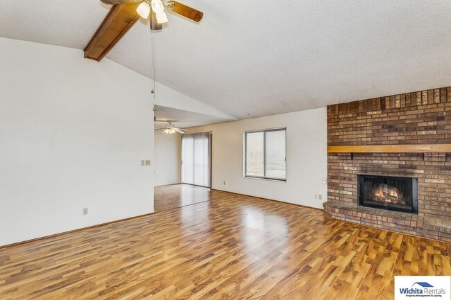 Building Photo - **SE Wichita -  3 BEDROOM BI-LEVEL DUPLEX**