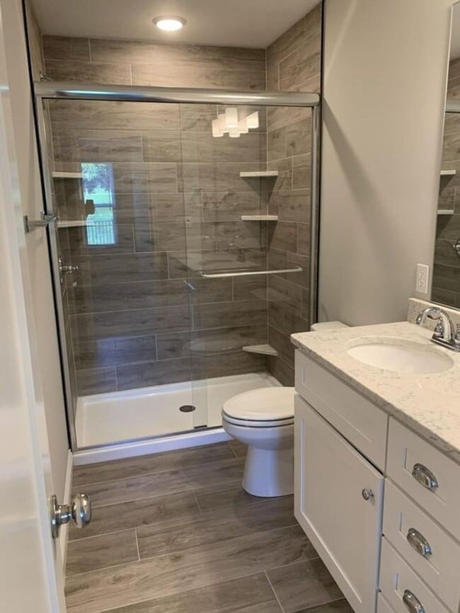 Building Photo - 3 Bed 2.5 Bath House, off Old Plank Rd