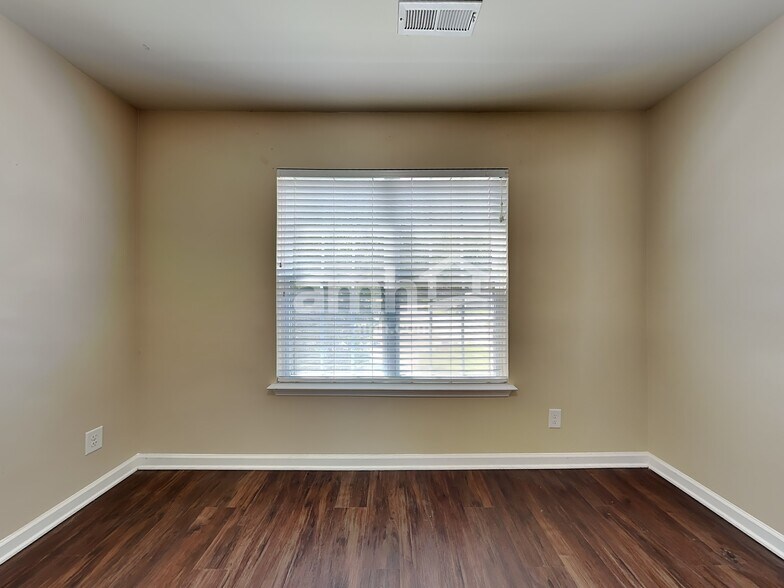 Building Photo - 801 Winterside Ln