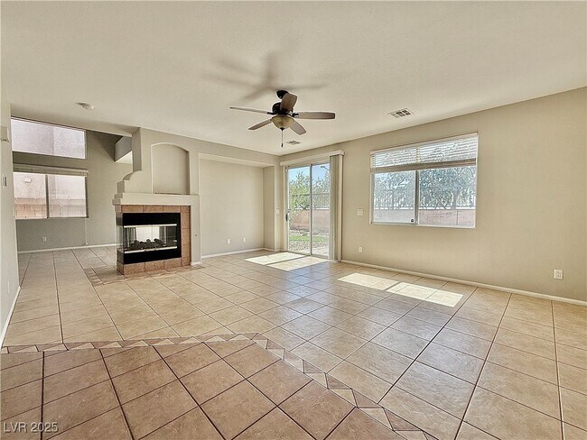 Building Photo - 10653 Turquoise Valley Dr